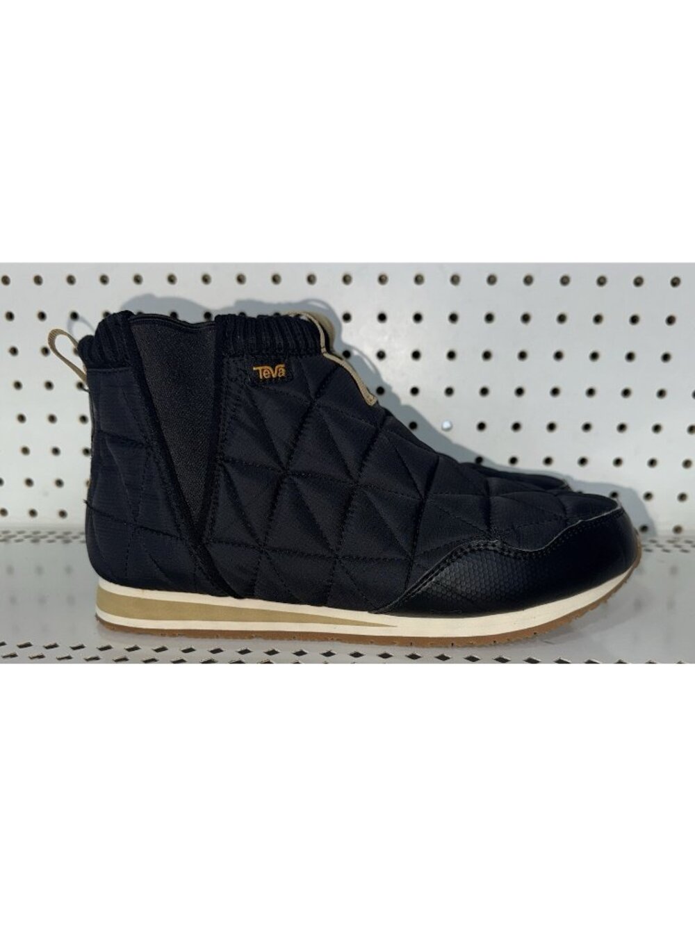 Teva Ember Mid Womens Slip On Camping Quilted Ankle Booties Boots Size 10 Black